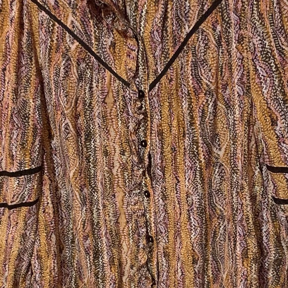 EUC. Caballero peasant style blouse with button detailing. Size Small. - Picture 5 of 6